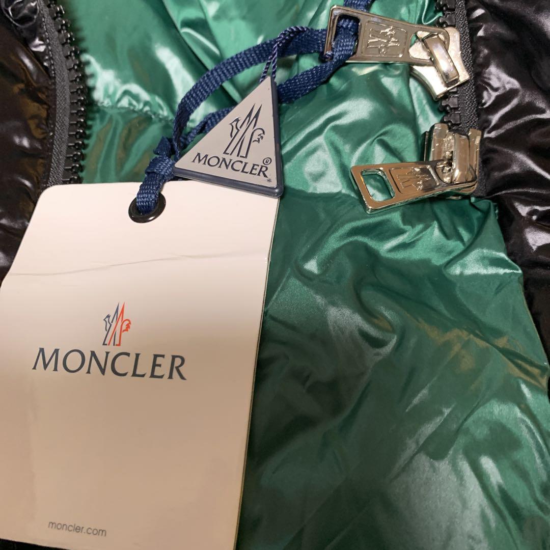 MONCLER ロングダウンジャケット ブラック/グリーン