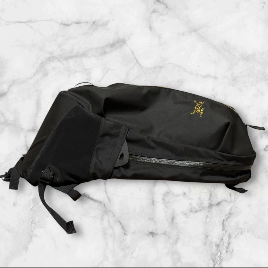 廃盤 モデル ARC’TERYX アークテリクス アロー Arro 22