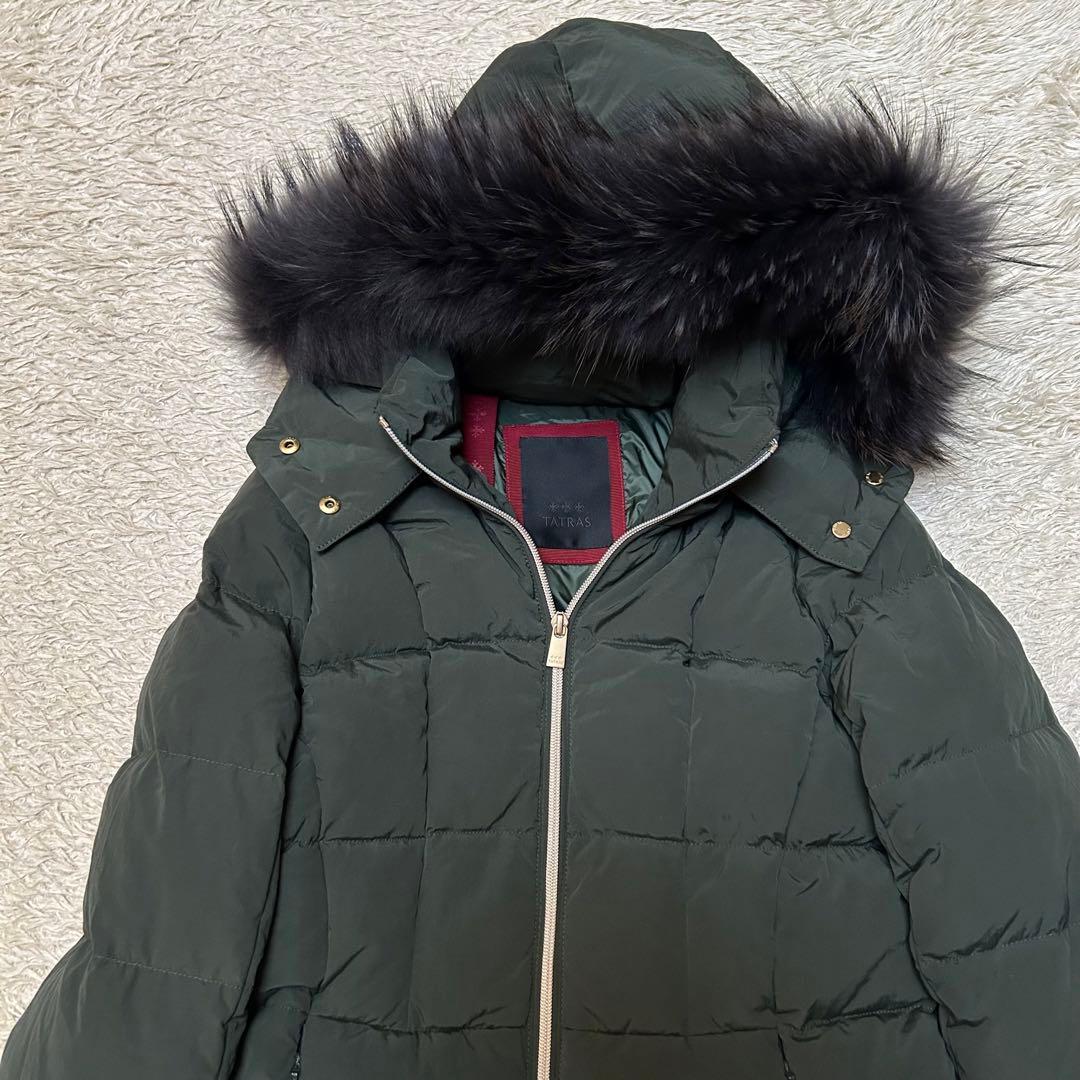 未使用級 タトラス ジルダ オリーブ ロゴプレート ダウンコート ナイロン M 未使用級 タトラス ジルダ オリーブ ロゴプレート ダウンコート ナイロン M
