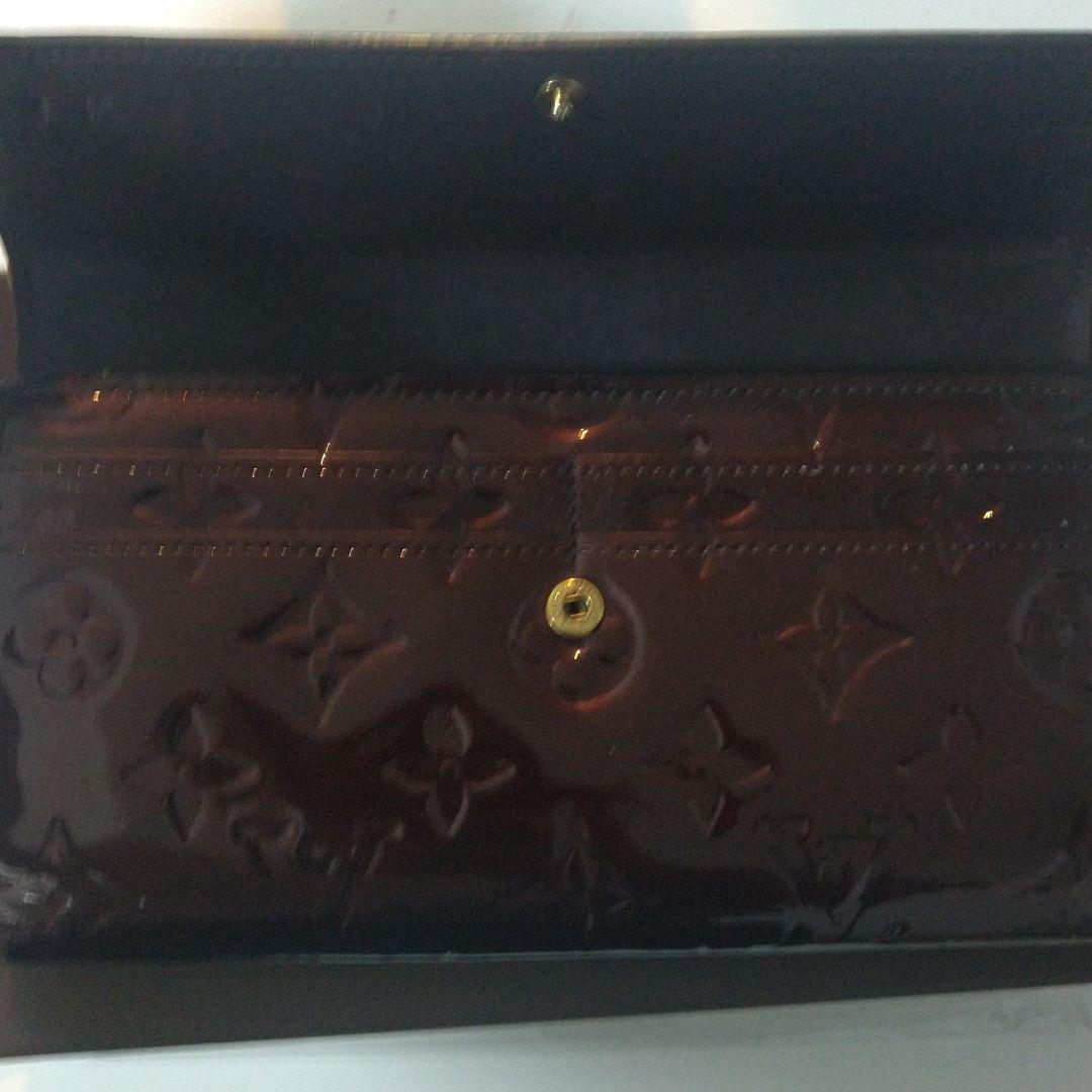 ルイヴィトン ヴェルニ モノグラム ボルトフォイユ サラ 長財布