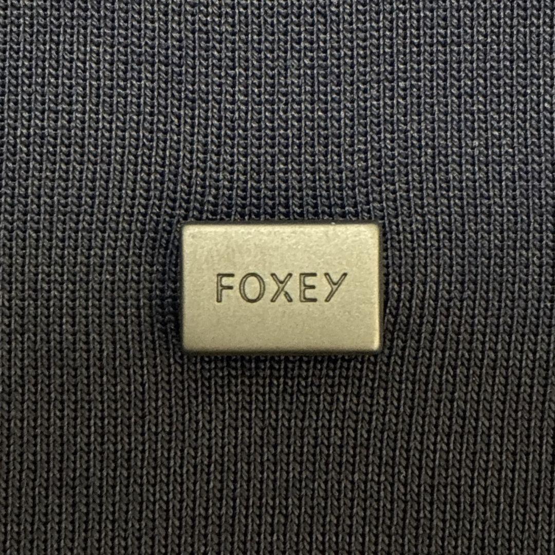 新品・未使用✨FOXEY NEW YORK ノースリーブ タートル トップス 紺