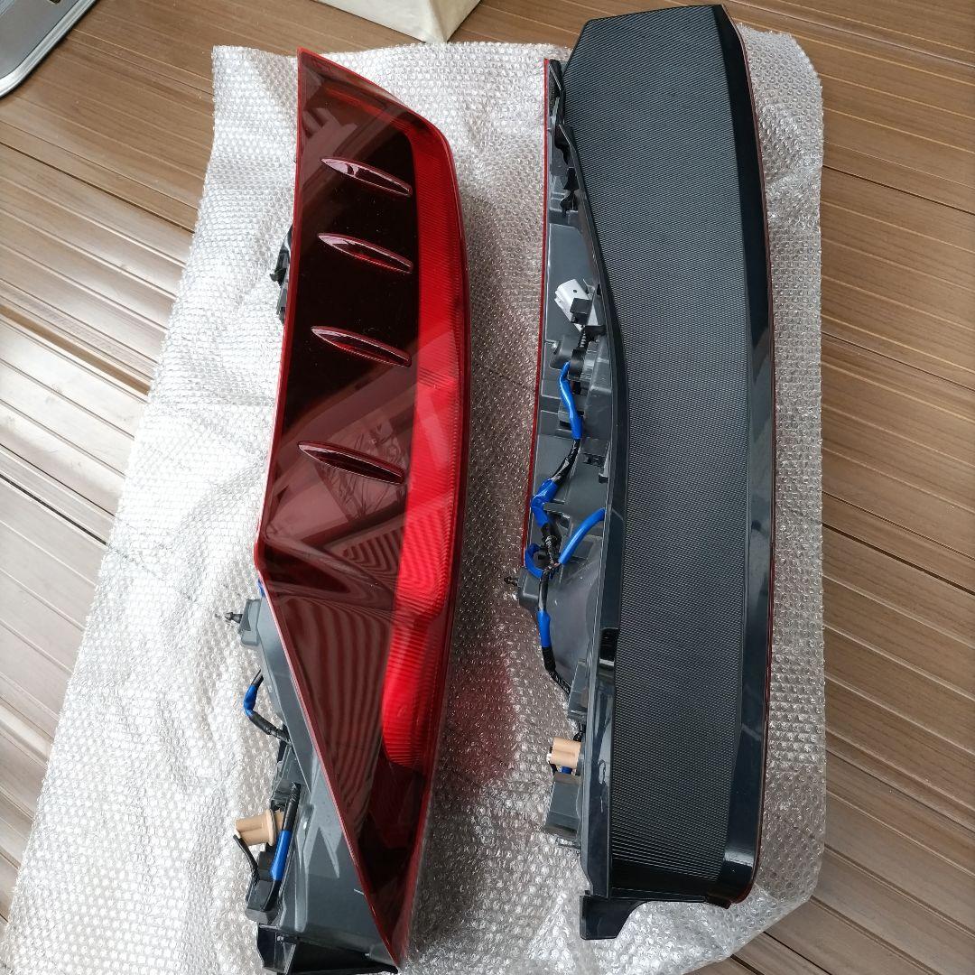 80系ノア エスクァイア用レッド テールランプ 左右セット 配線付き