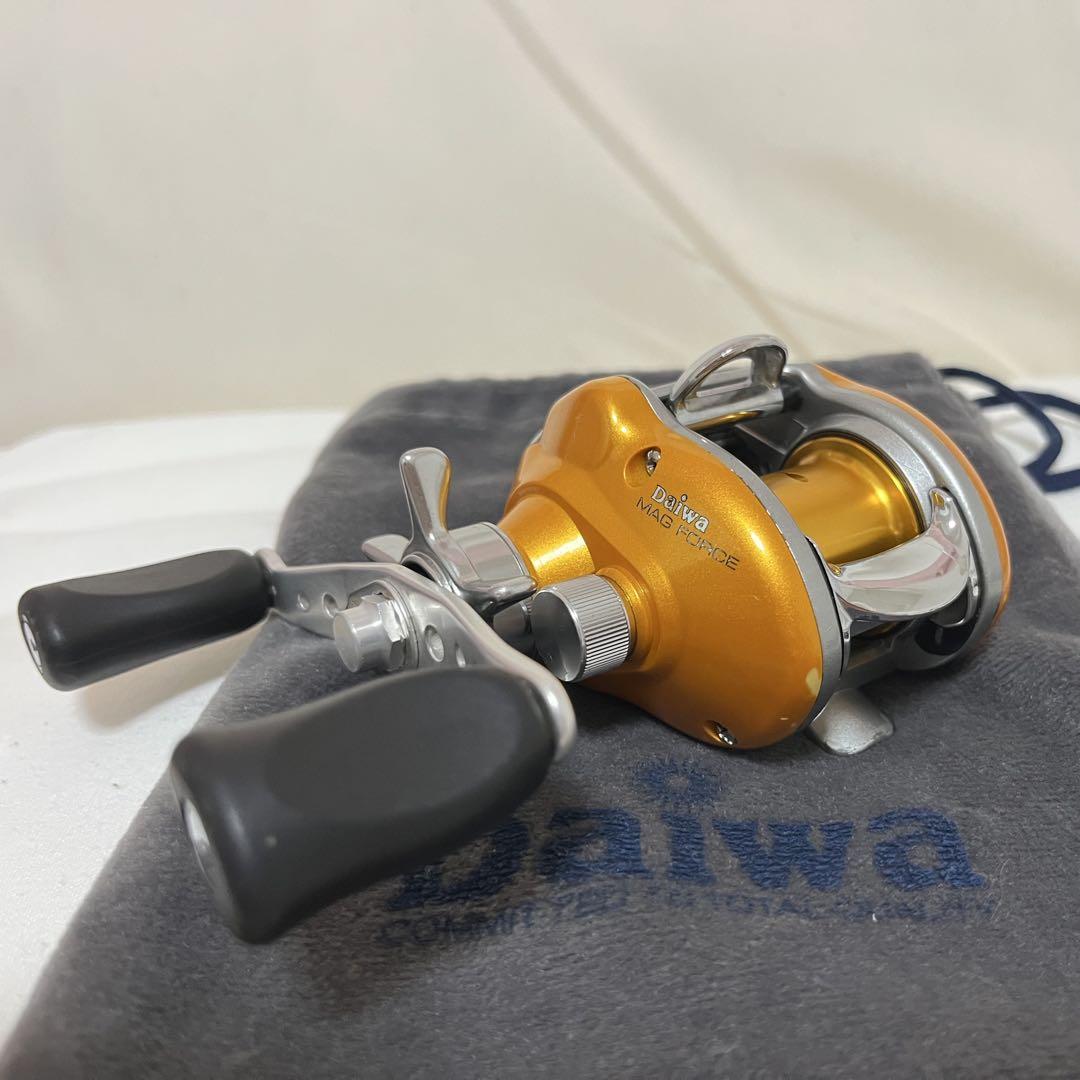 Daiwa SMAK 100L スマック 100L ダイワ （ポーチ付き）