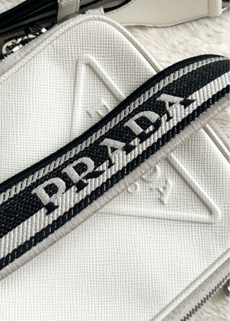 PRADAショルダーバッグ