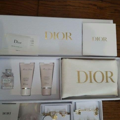 Dior トライアルセット 香水・スキンケア ノベルティ Dior トライアルセット 香水・スキンケア ノベルティ
