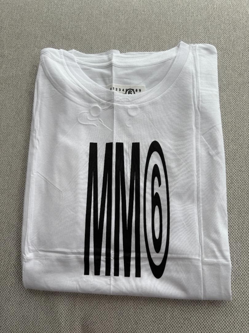 MM6 マルジェラ ホワイト キッズTシャツ ロゴ 大人もOK!16Y MM6 マルジェラ ホワイト キッズTシャツ ロゴ 大人もOK!16Y