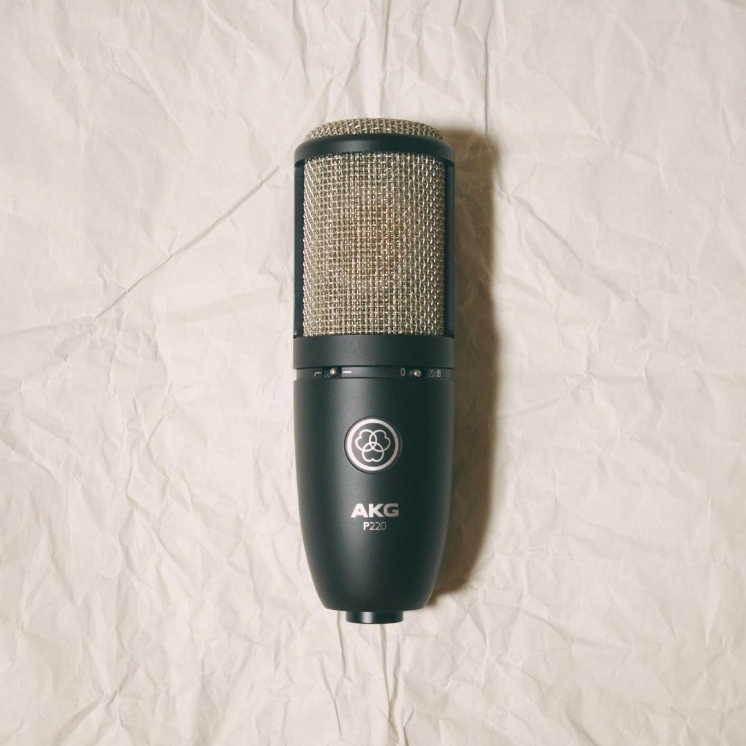 AKG P220 コンデンサーマイク