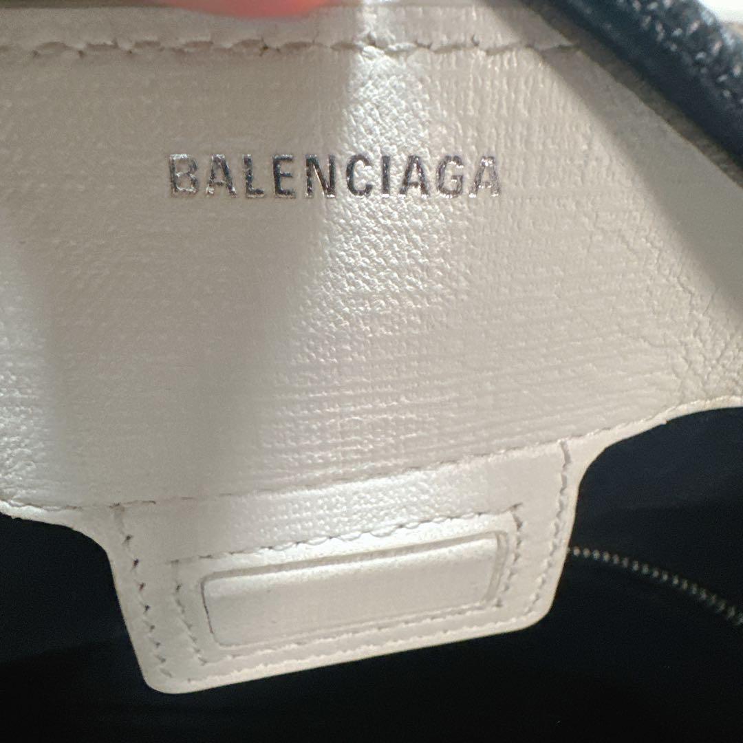 BALENCIAGA