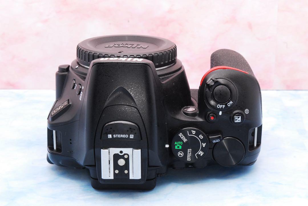 Nikon D5600❣️バッグ付でお得❣️一眼レフカメラ❣️高性能標準レンズ