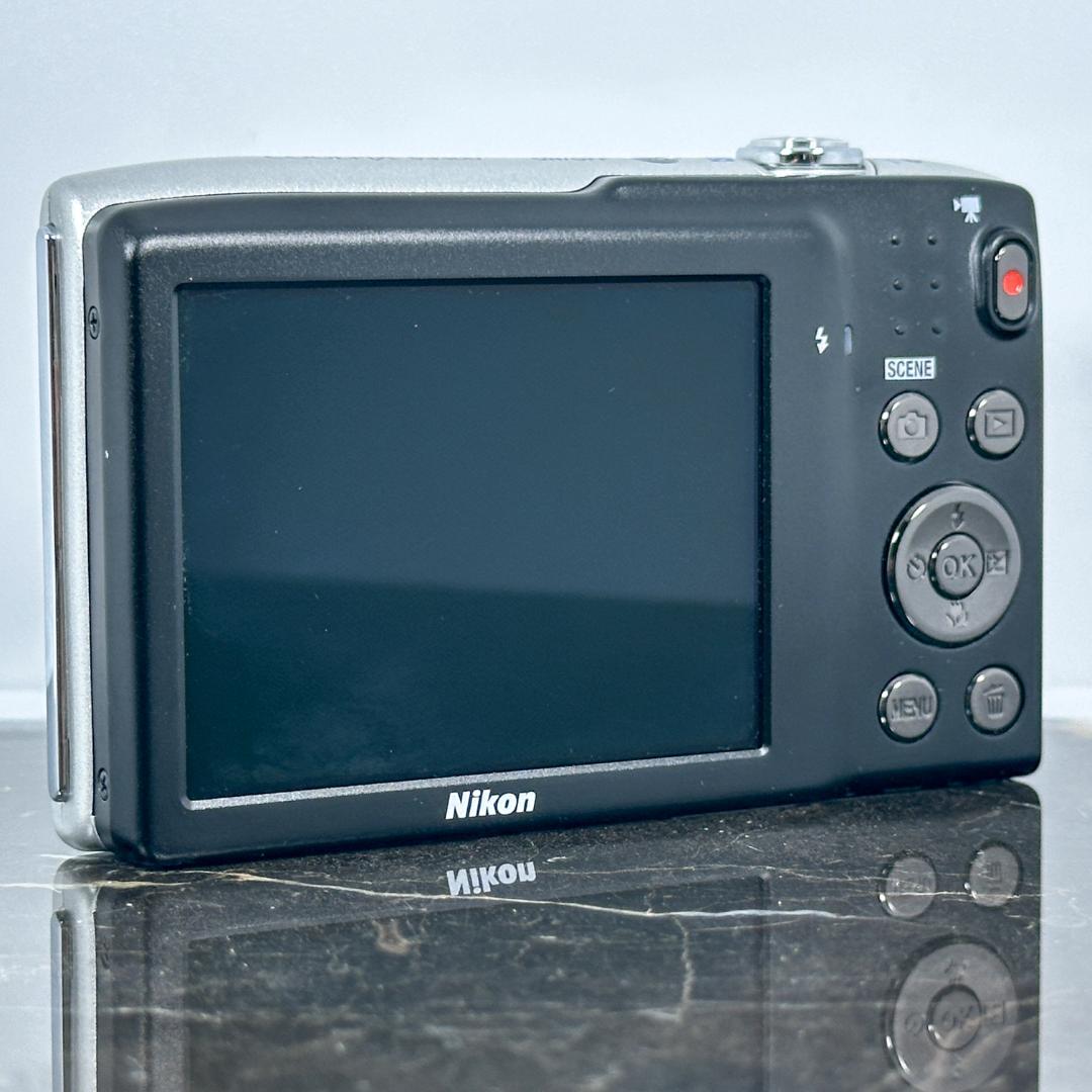 Nikon COOLPIX S3300 シルバー◯