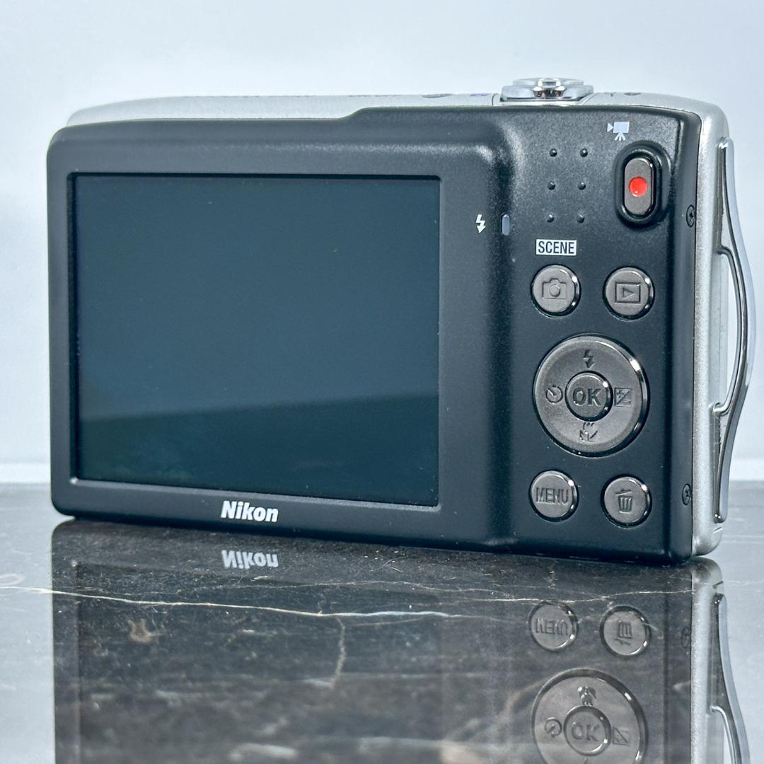 Nikon COOLPIX S3300 シルバー◯