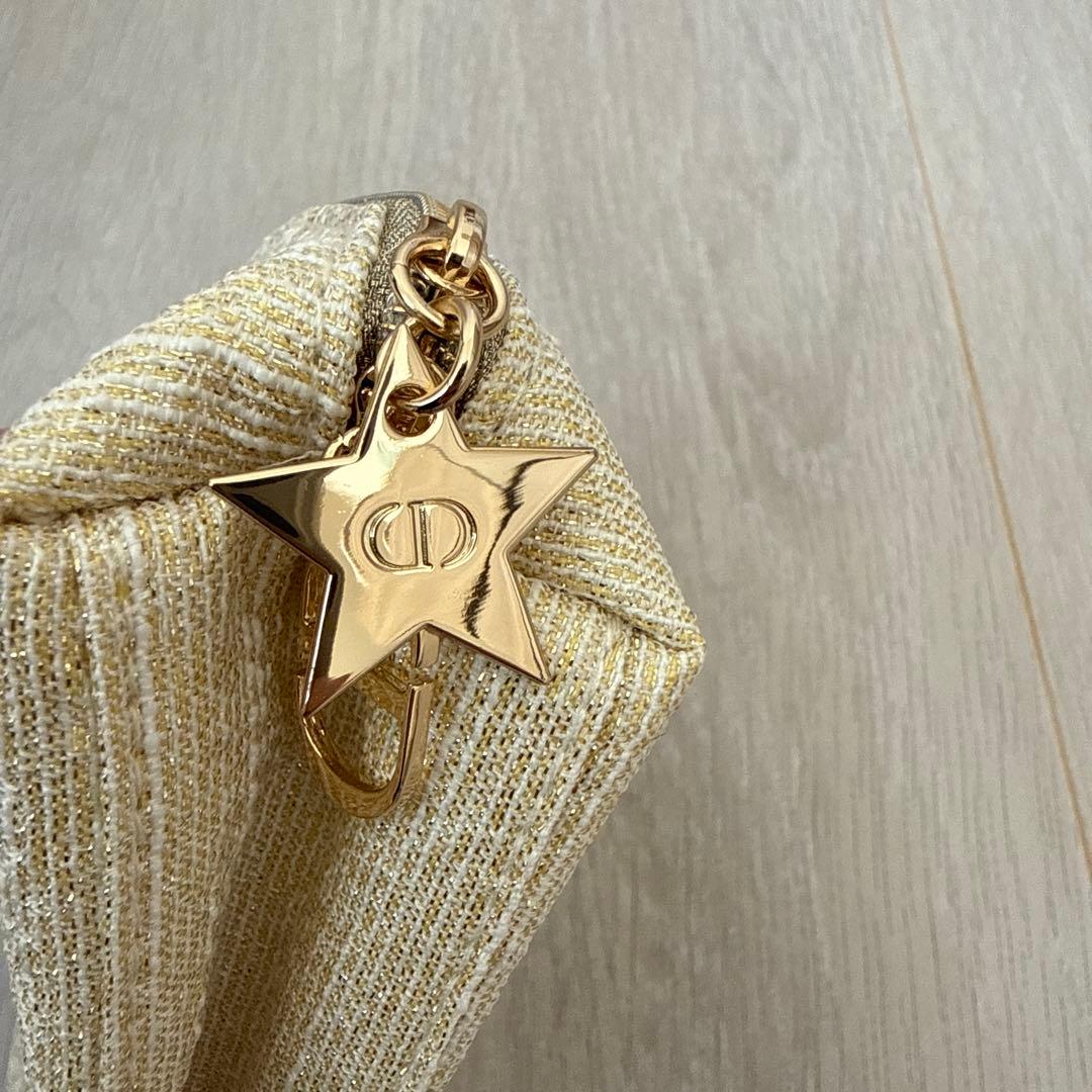 Dior クリスマスコフレ 2024 ゴールド ポーチ 星型チャーム付き - メルカリ Dior クリスマスコフレ 2024 ゴールド ポーチ 星型チャーム付き - メルカリ