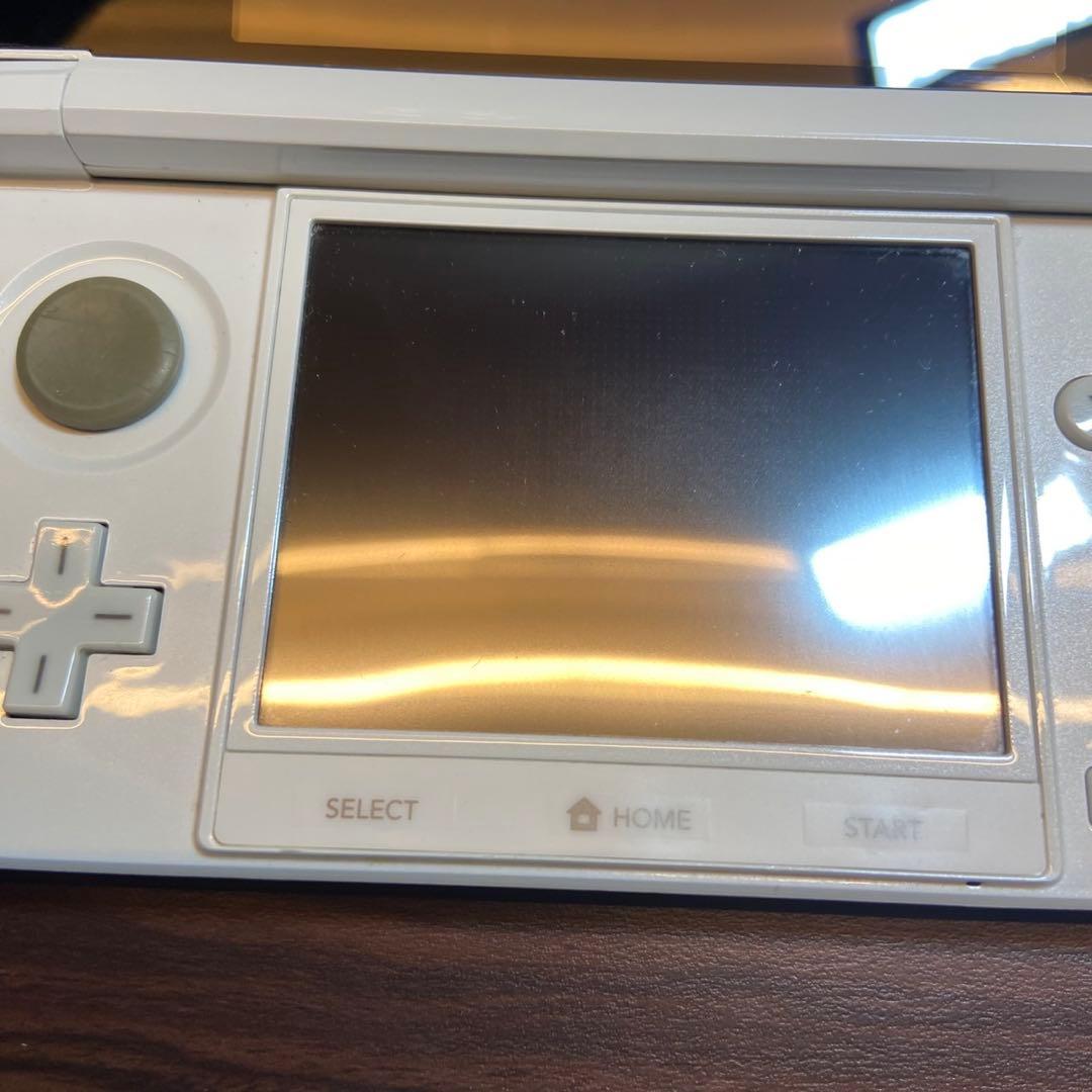 ニンテンドー3DS 本体 アイスホワイト 5028 ニンテンドー3DS 本体 アイスホワイト 5028