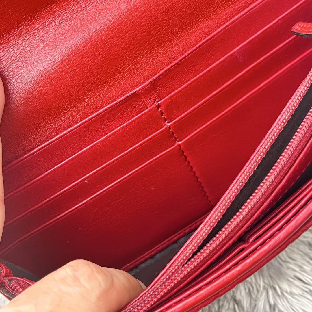 美品✨GUCCI 長財布　ラブリーハート　シマ　レッド　レディース　ロゴ金具