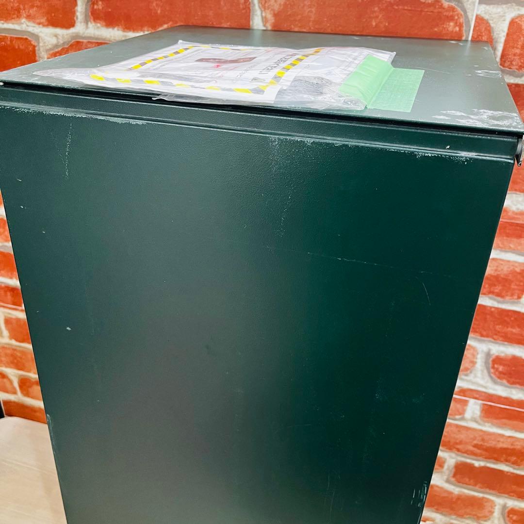 宅配ボックス 深緑色やや傷や汚れあり