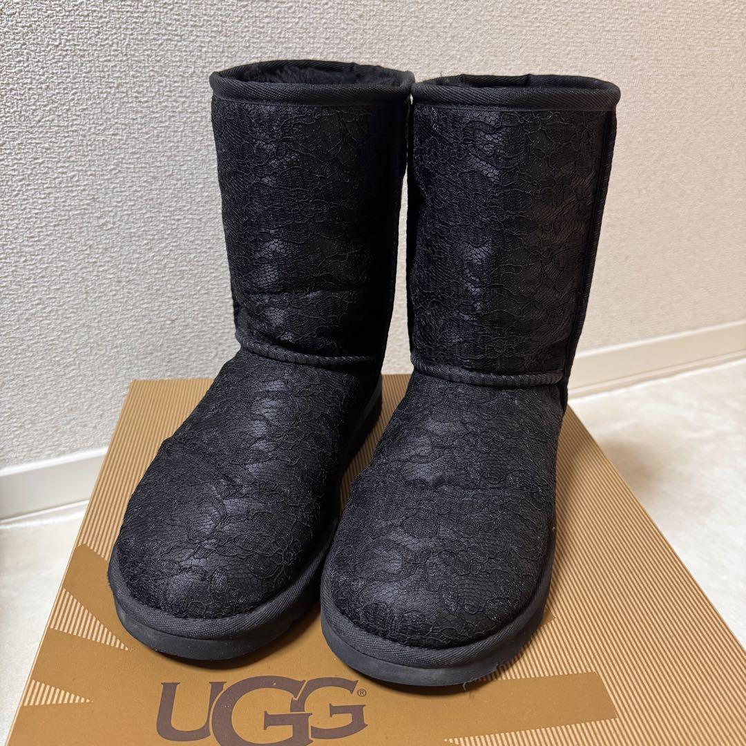 UGG