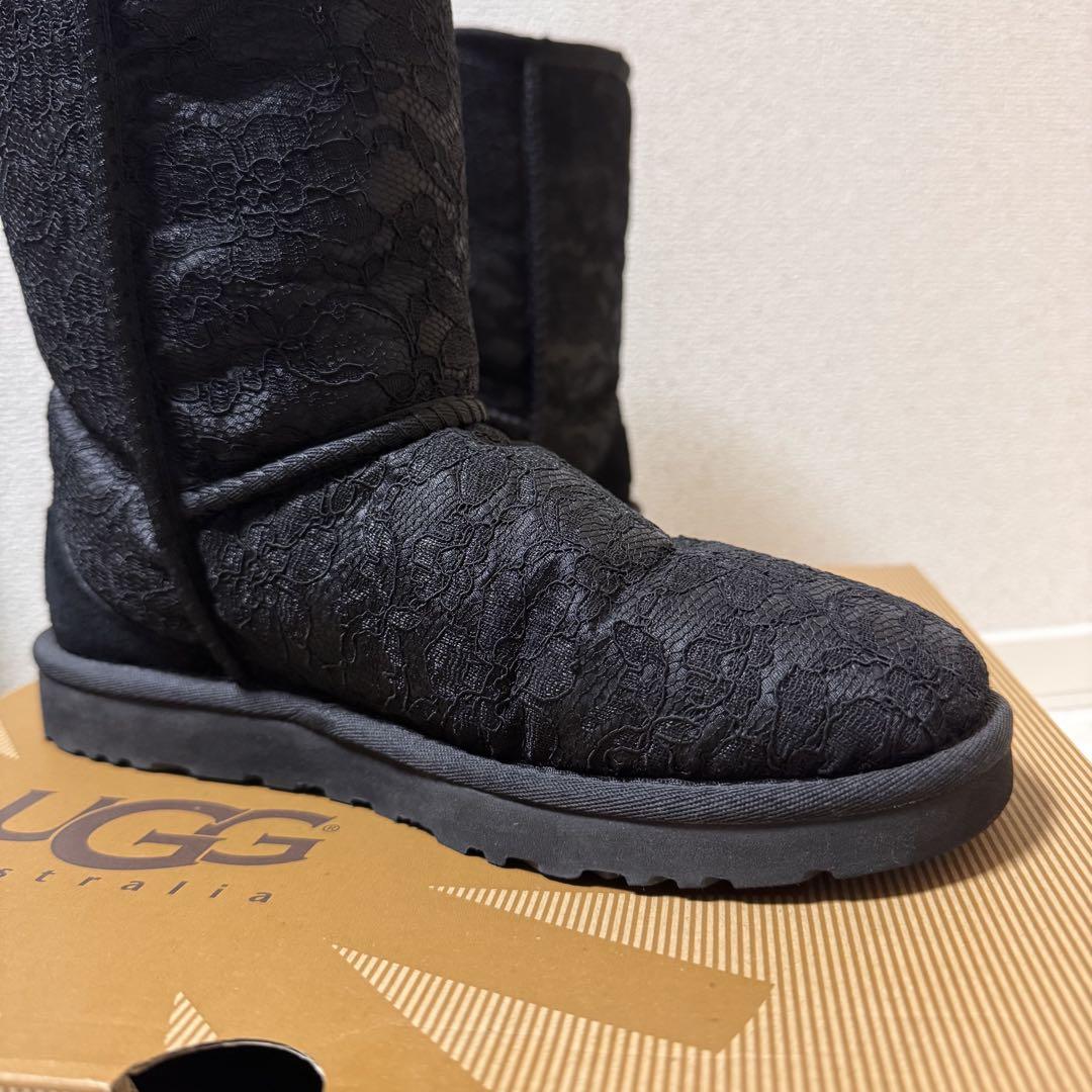 UGG