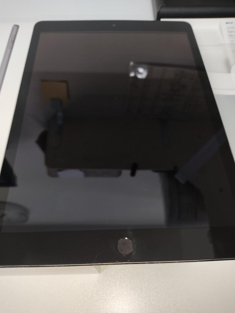 iPad (第9世代) 256GB スペースグレー Wi-Fi ジャンク 不良
