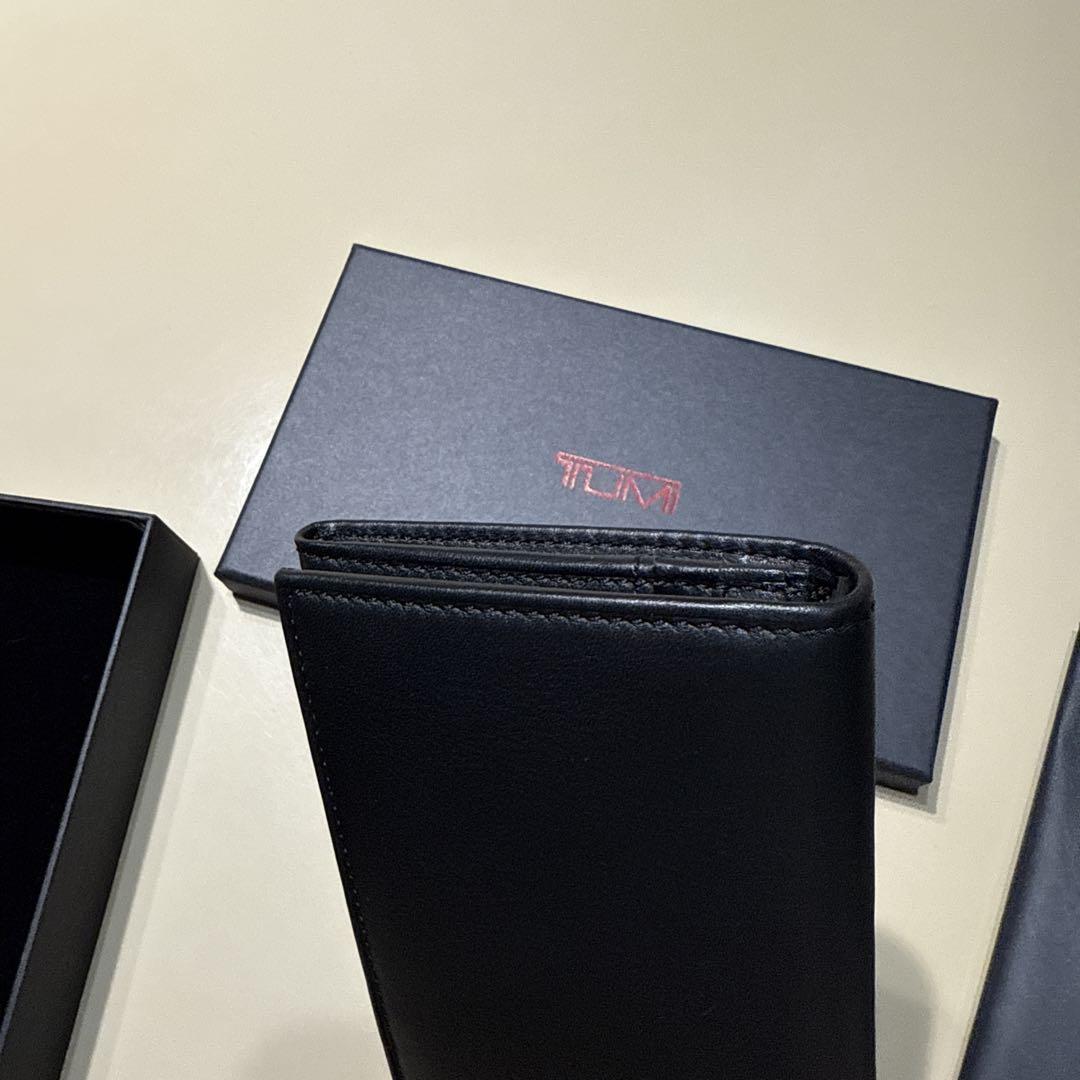 【新品未使用】TUMI 二つ折り財布 本革 ブラック