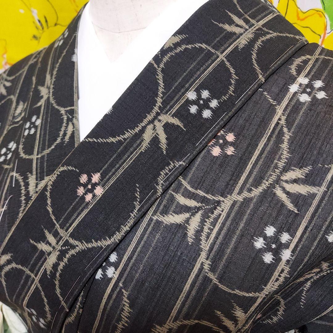 安い割引 未使用 サイズは画像に記載あり 絣文様 黒地 夏着物小紋 沙紬 着物・浴衣