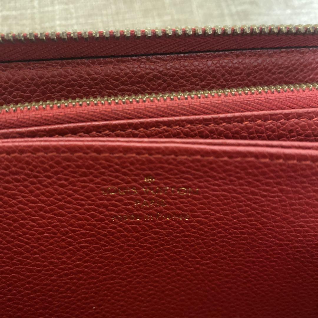 VUITTON