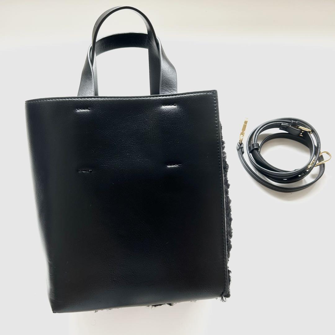 極美品！マルニMARNI カーリーシープスキン MUSEOミニバッグ　ブラック 極美品！マルニMARNI カーリーシープスキン MUSEOミニバッグ