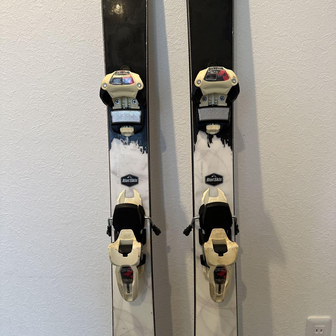 RIOTSKIS TBSスキー板 MARKER ビンディングセット RIOTSKIS TBSスキー板 MARKER ビンディングセット