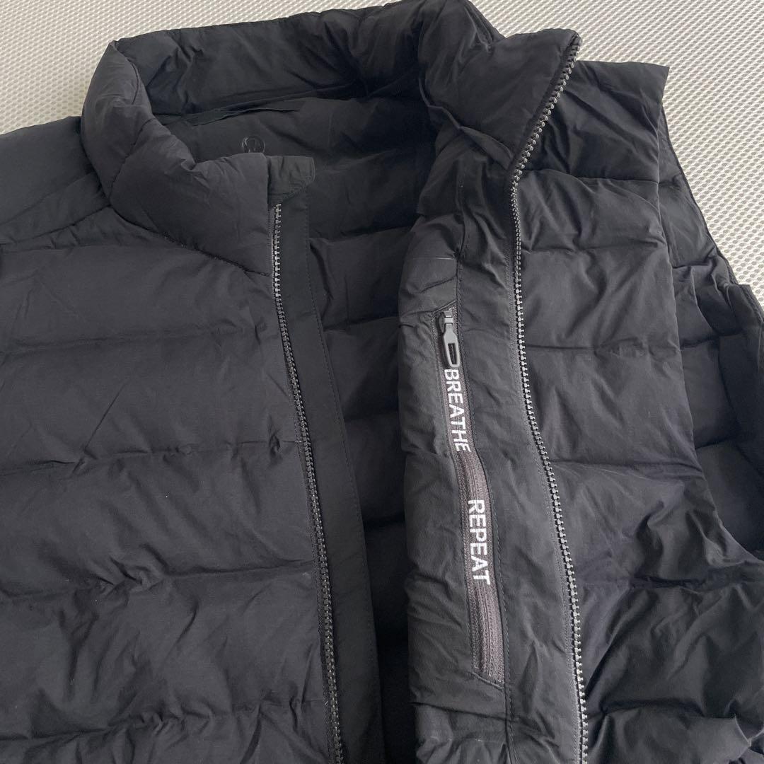 lululemon ブラック ダウンベスト lululemon - ルルレモン フードダウンベスト ジップアップ L 黒