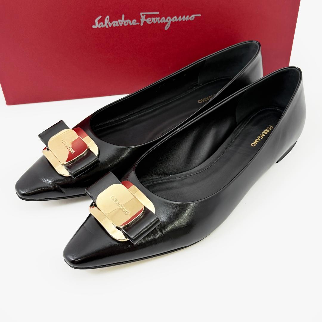 FERRAGAMO New Vara フラット パンプス バレリーナ Ferragamo New Vara フラットシューズ | レッド | FARFETCH JP