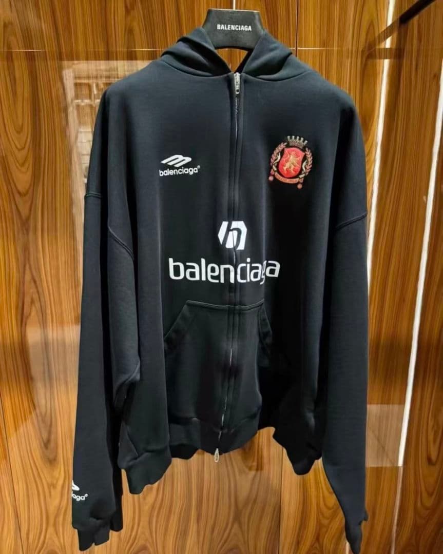 BALENCIAGA ブラックパーカー Mサイズ PARIS 10M BALENCIAGA