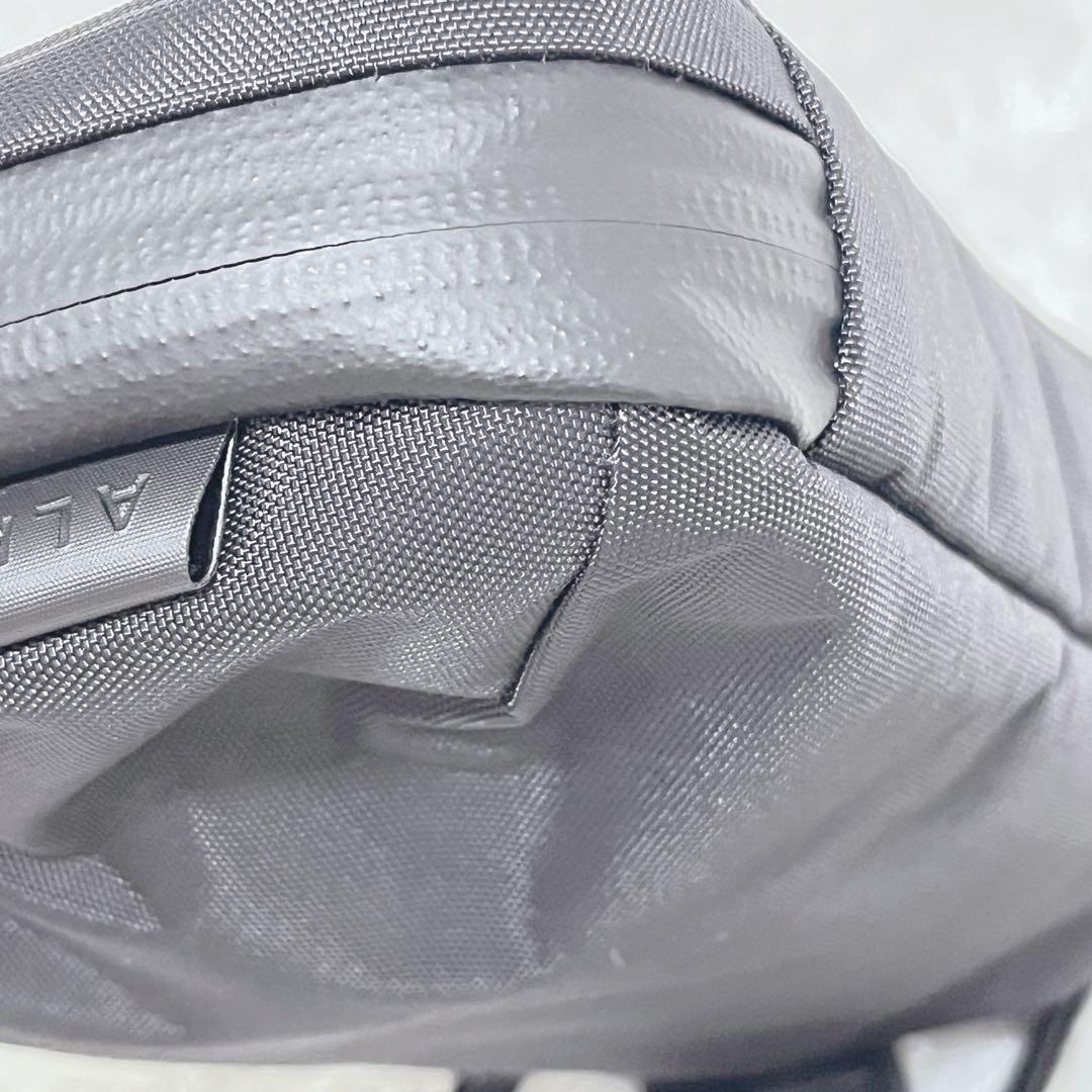 VX21 スリングバッグ♥に近い