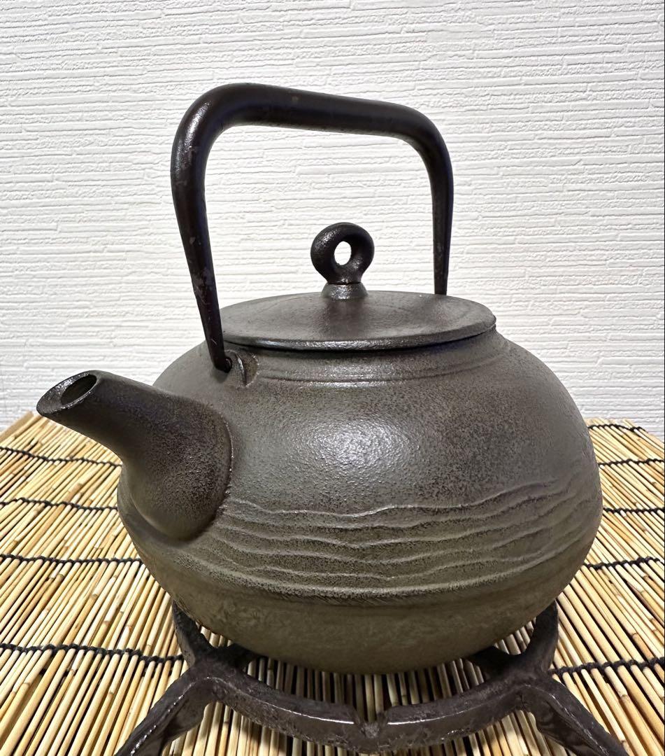 未使用品　南部宝星堂造　１３型　糸目肌　南部鉄瓶　南部鉄器　鉄瓶　調理器具 未使用品 南部宝星堂造 13型 糸目肌 南部鉄瓶 南部鉄器 鉄瓶