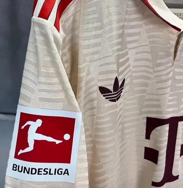 バイエルン・ミュンヘン 24-25 ミュラー 長袖