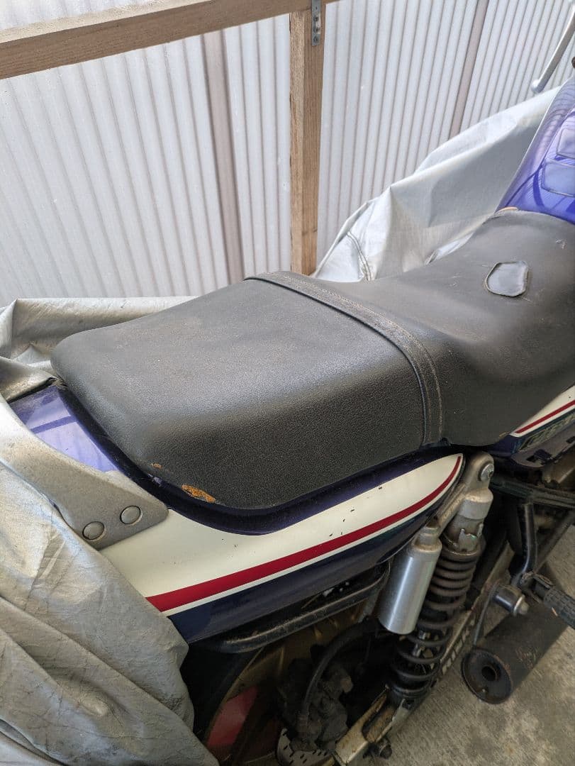 ホンダ ネイキッドバイク 青白 ゴールドホイール　CB750RC42