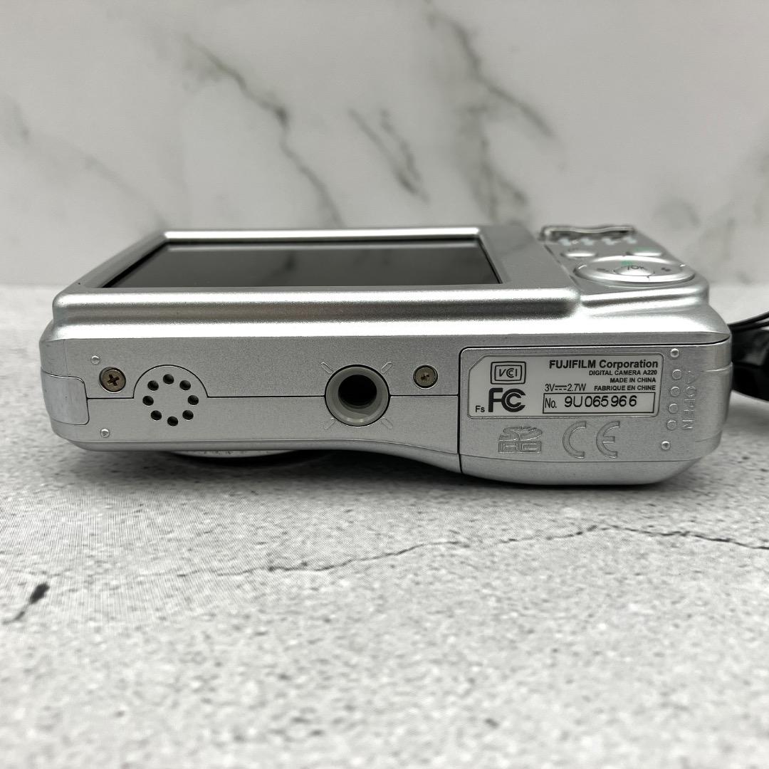 FUJIFILM A220 コンパクトデジタルカメラ 訳あり品 単三乾電池駆動