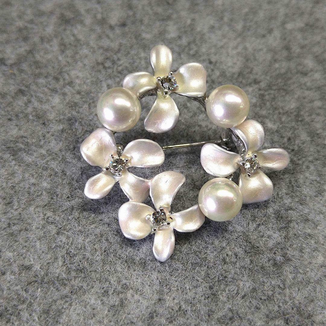 VENDOME BOUTIQUE☆ 花モチーフブローチ - メルカリ