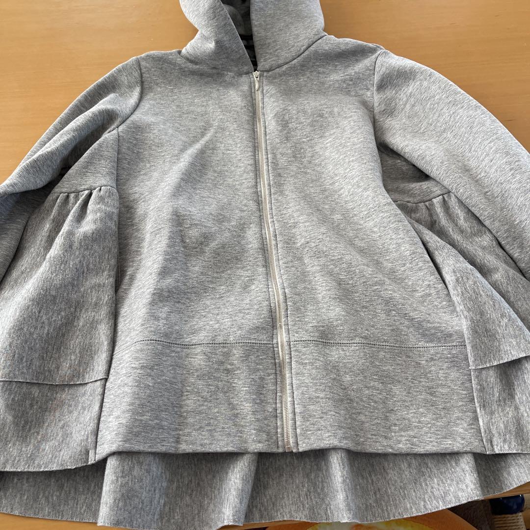 yori バックダブルフレアパーカー グレー ヨリ トップス
