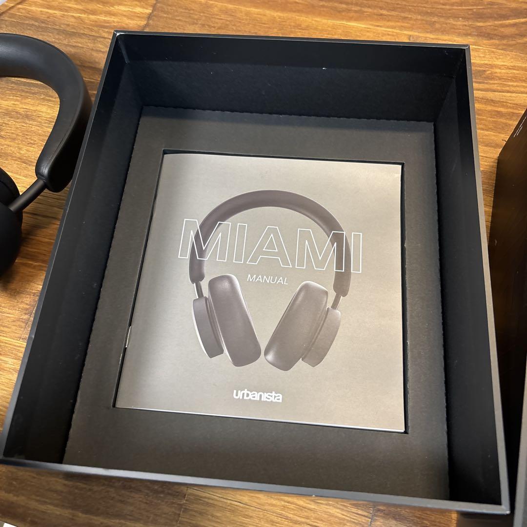 urbanista MIAMI ノイキャンワイヤレスヘッドホン ブラック