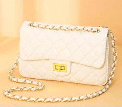 キルティング　チェーンショルダー2Way　Bag　牛革　オフホワイト