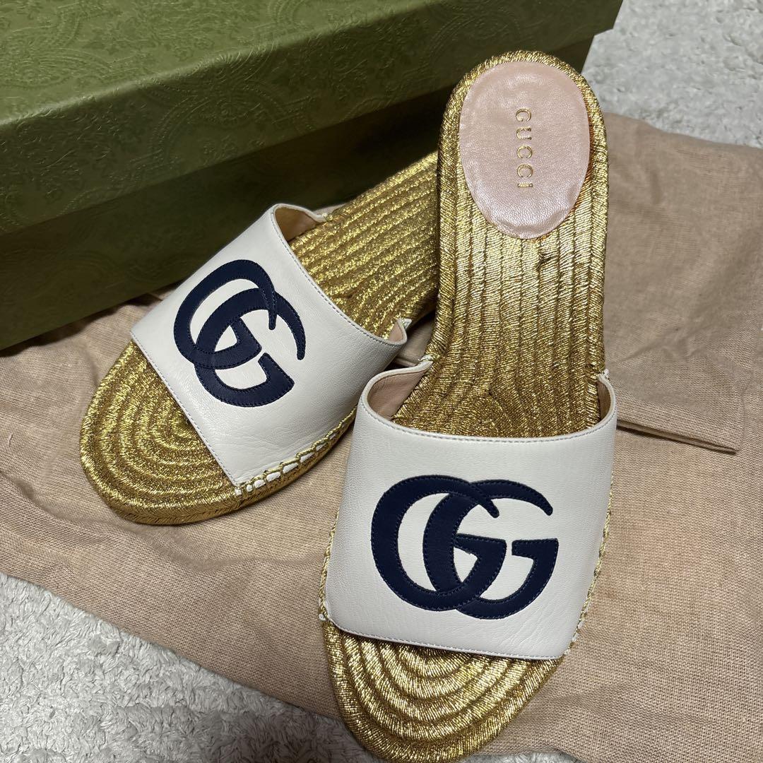 【暑い季節にぴったり♪】GUCCI ロゴ サンダル GUCCI - グッチ GUCCI ロゴ 574985 シャワーサンダル スライド