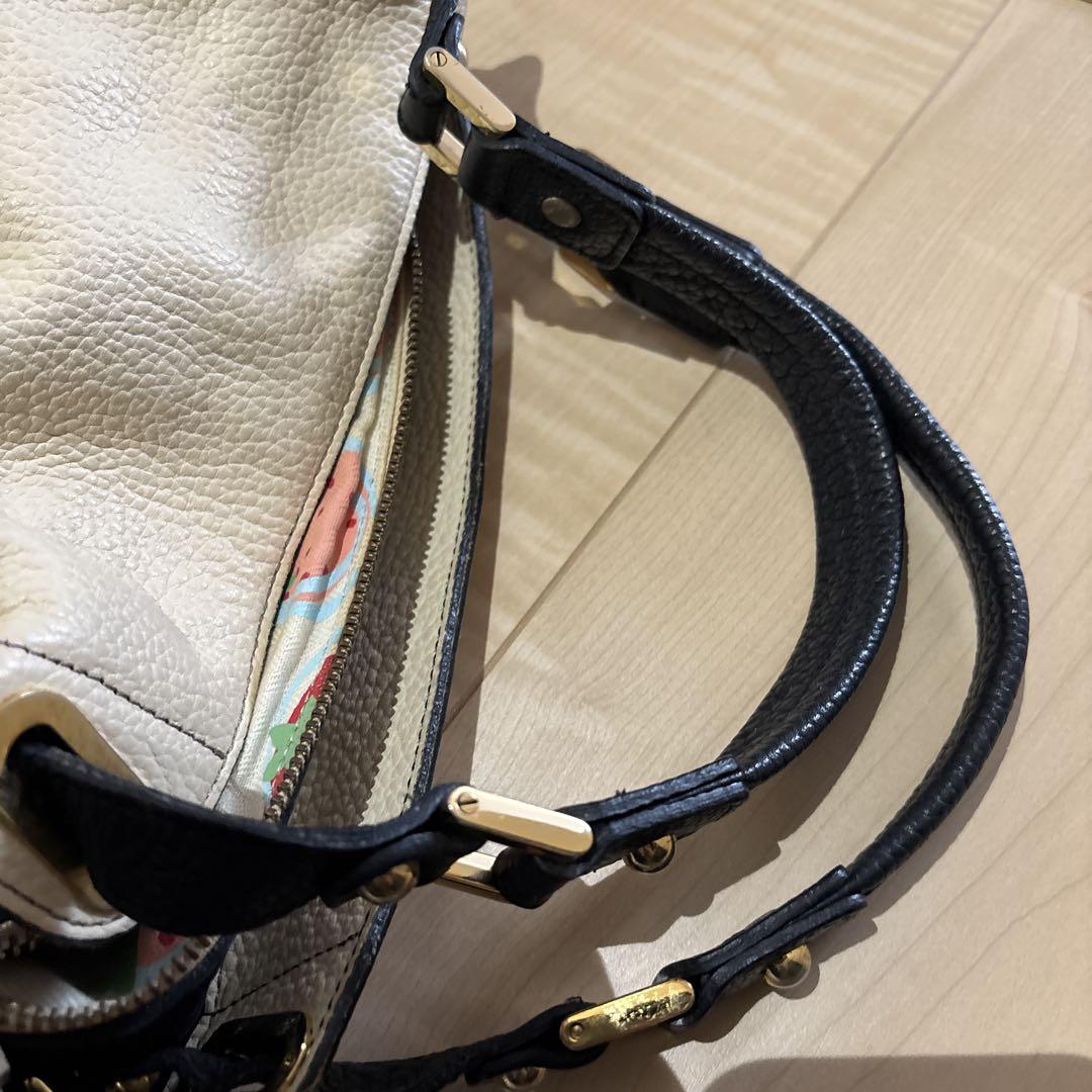IANNE ハンドバッグ　ショルダーバッグ　オフホワイト　いちご