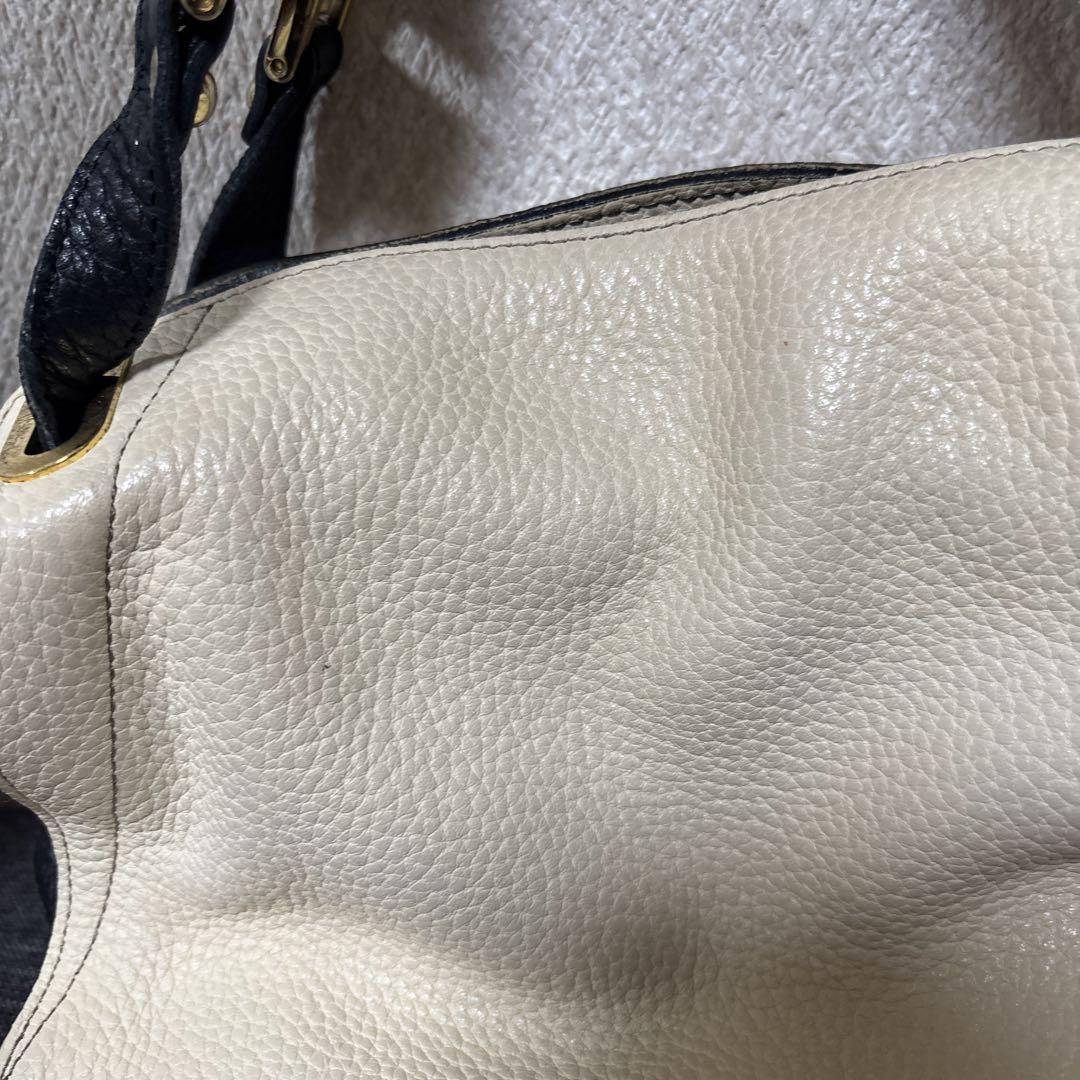 IANNE ハンドバッグ　ショルダーバッグ　オフホワイト　いちご
