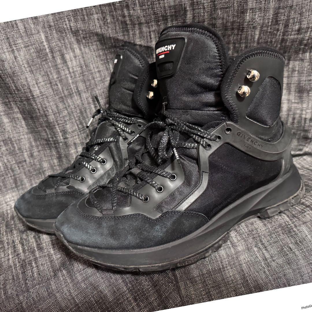 GIVENCHY ハイカット　ロゴ　スニーカー　黒　ブラック　ラグジュアリー