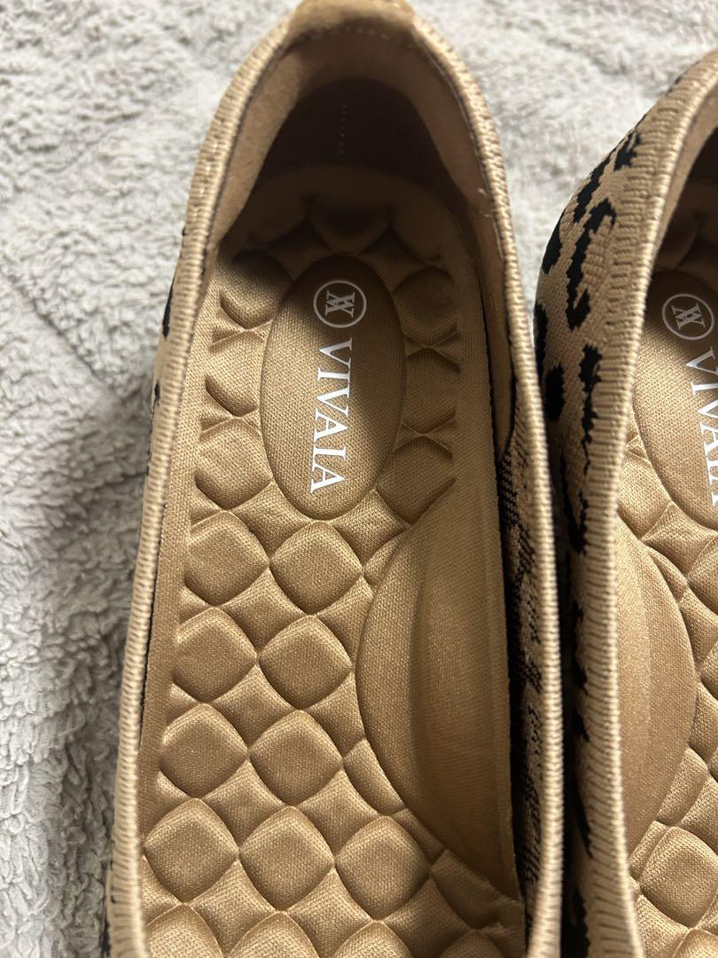 美品！VIVAIA ヒョウ柄スクエアウェッジヒールパンプス　22.5センタ