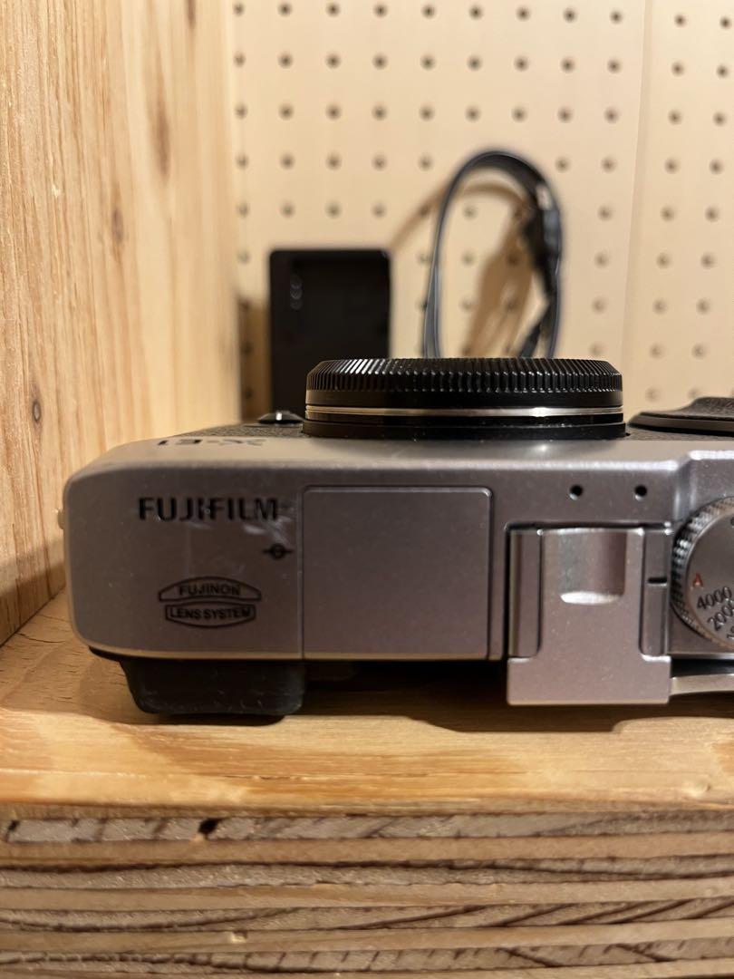 FUJIFILM 富士フイルム X-E1 シルバー ボディ
