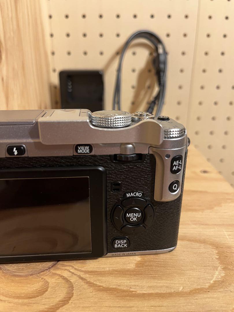 FUJIFILM 富士フイルム X-E1 シルバー ボディ