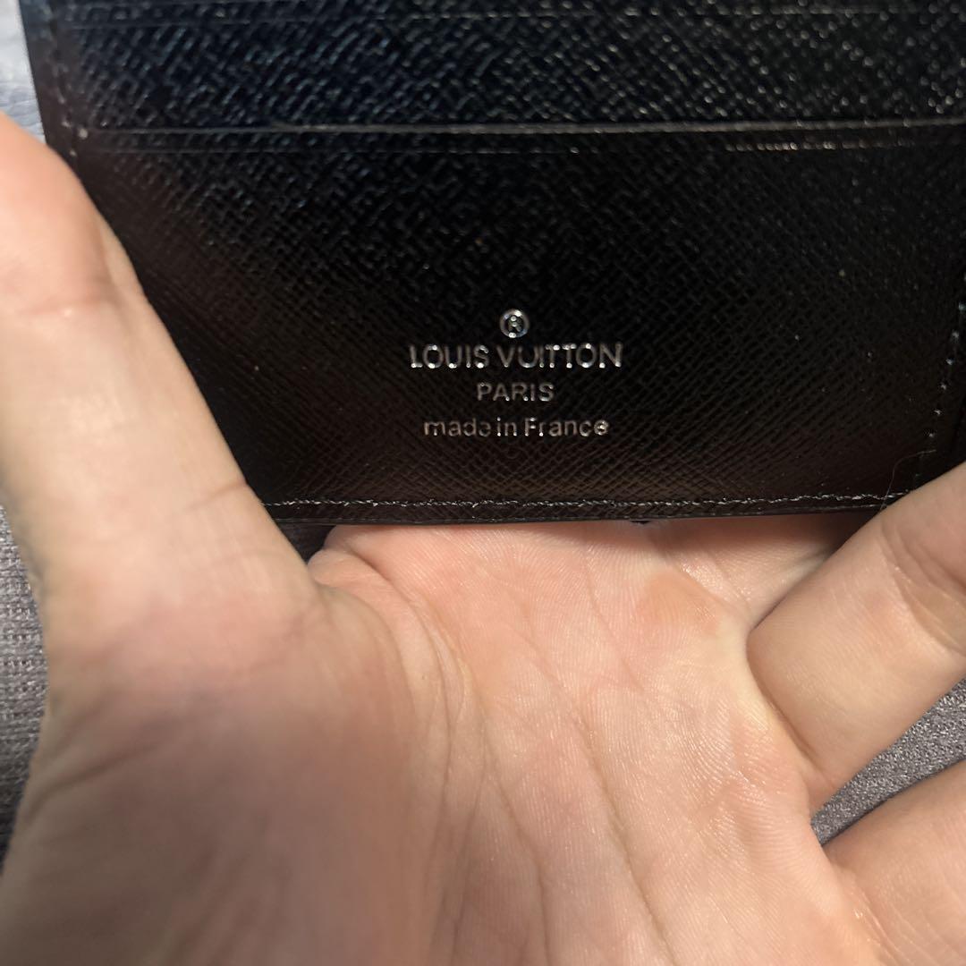 Louis Vuitton エピレザー 二つ折り財布 ブラック