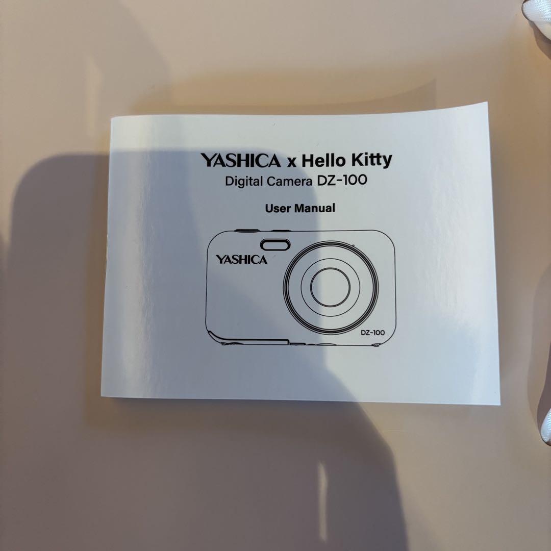 YASHICA Hello Kitty DZ-100 デジタルカメラ