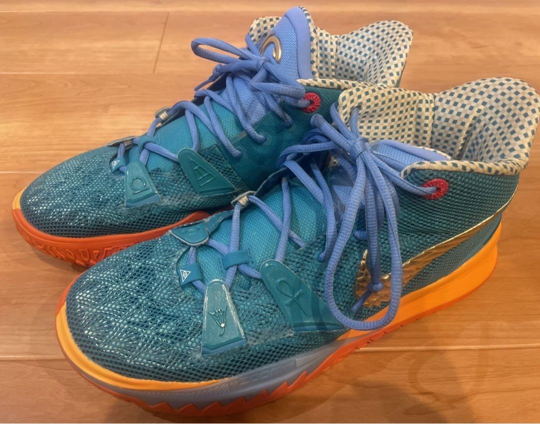 NIKEカイリー7