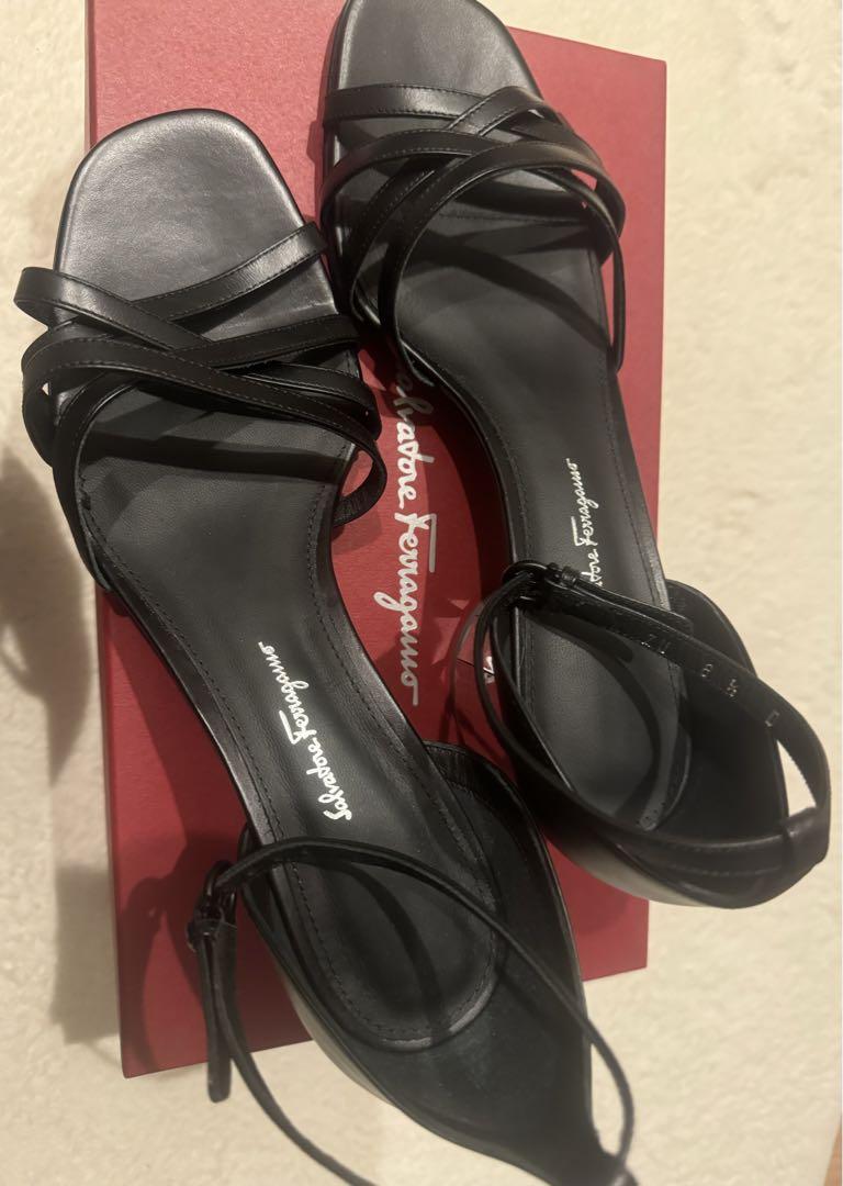 Salvatore Ferragamo サンダル パンプス　黒 新品未使用　箱付